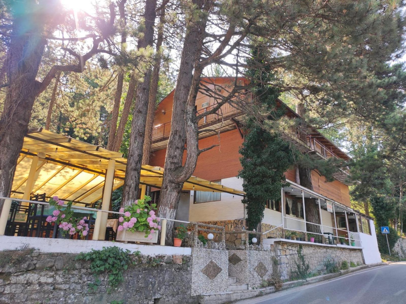 Hotel Toni Llogora Dukat Kültér fotó
